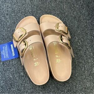 Birkenstock Arizona Hammered Big Buckle size 36 Color: High Shine New Beige